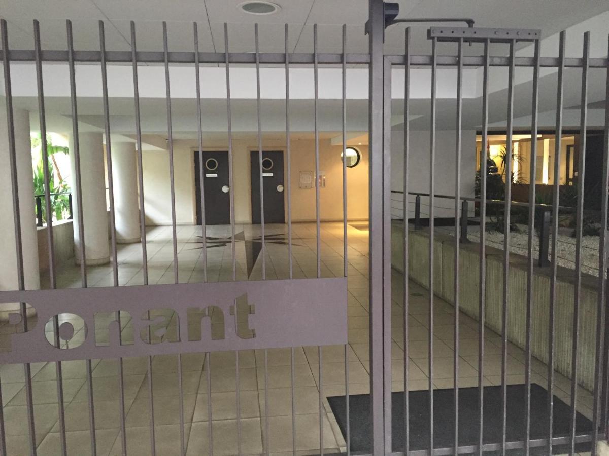 T2 Proche De La Gare, A 10 Minutes A Pieds De La Croisette, Piscine & Parking Dans Residence De Haut Standing 戛纳 外观 照片