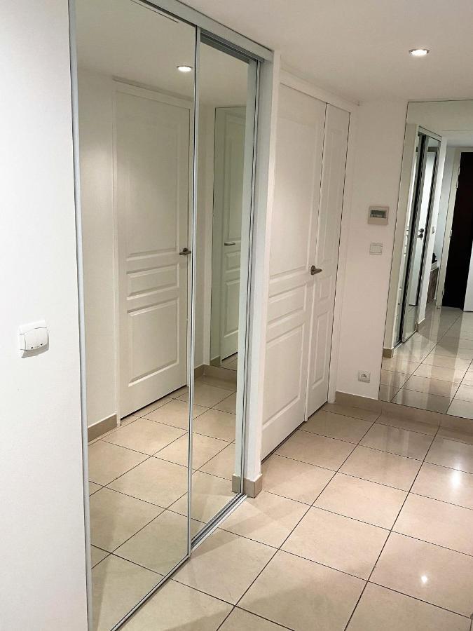 T2 Proche De La Gare, A 10 Minutes A Pieds De La Croisette, Piscine & Parking Dans Residence De Haut Standing 戛纳 外观 照片