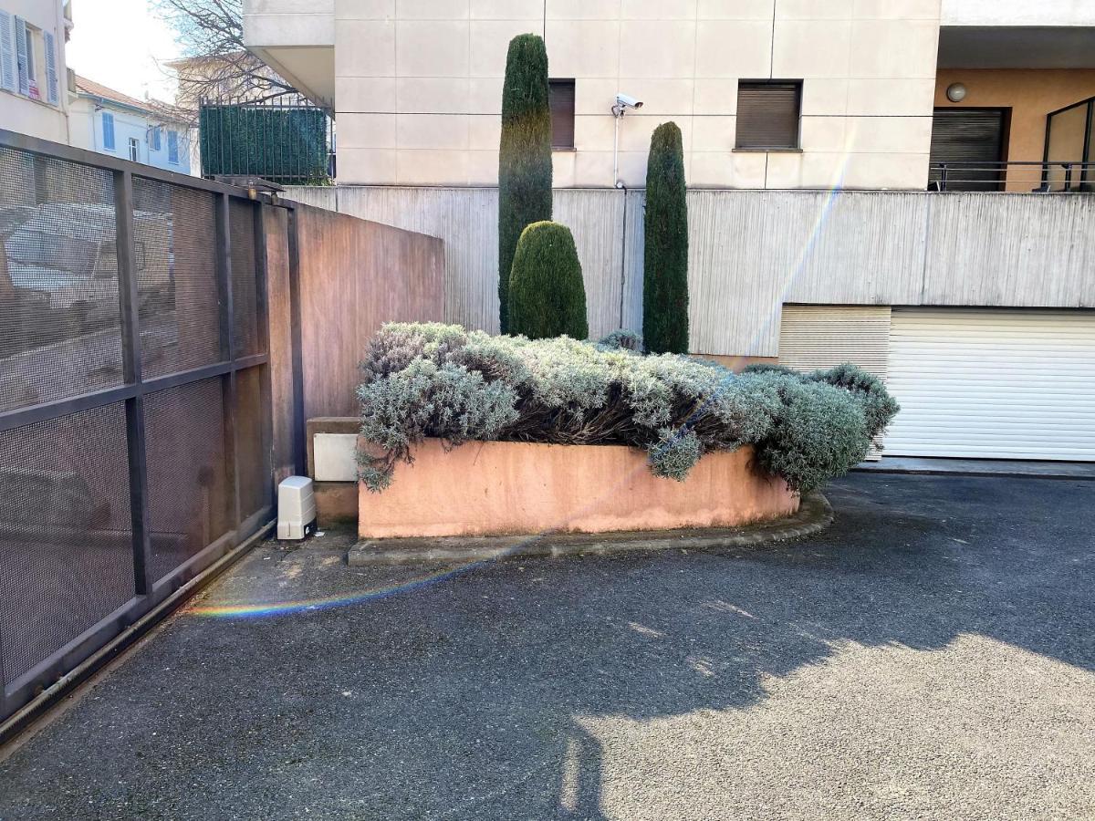 T2 Proche De La Gare, A 10 Minutes A Pieds De La Croisette, Piscine & Parking Dans Residence De Haut Standing 戛纳 外观 照片